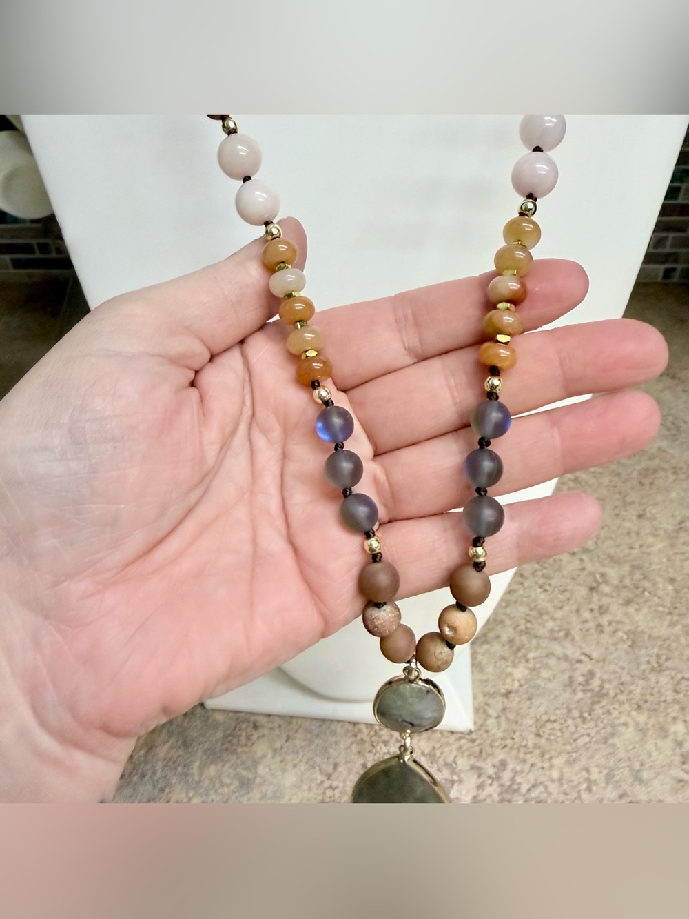 Bohemian Style Women's Necklace Natural Stone Glass Knot Design - Picture 4 of 6